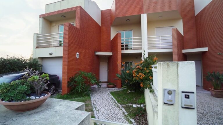 Casas em Paço de Arcos: Oportunidades Imobiliárias