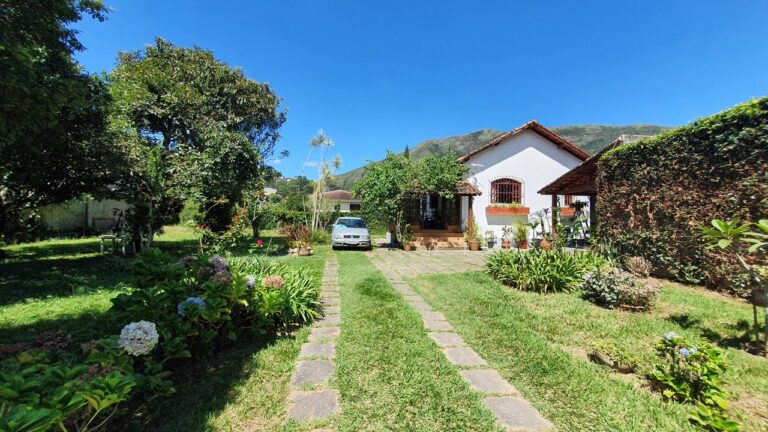 Travessa Coronel Pacheco 11: A Charming Address in [City]