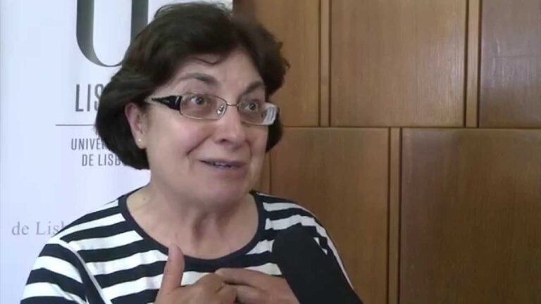 Cursos de Universidade Sênior: Uma Abordagem Concisa