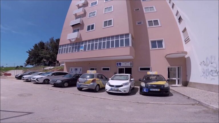 Escola de Condu&ccedil;&atilde;o em Rio de Mouro: Aprenda a Dirigir com Seguran&ccedil;a