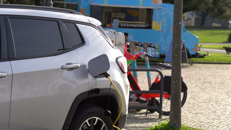 Incentivos para a Compra de Carros Elétricos por Particulares
